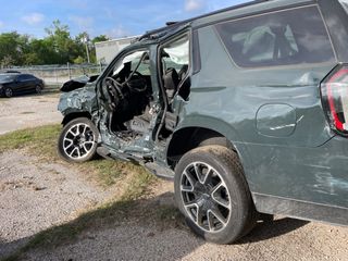 2026 Chevrolet Tahoe 4WD RST - Primary Damage Right Image